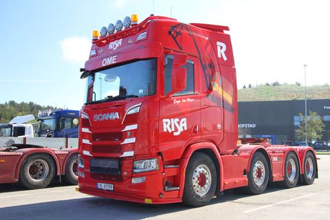 risa-scania-r-highline-cr20h-8x4-with-a