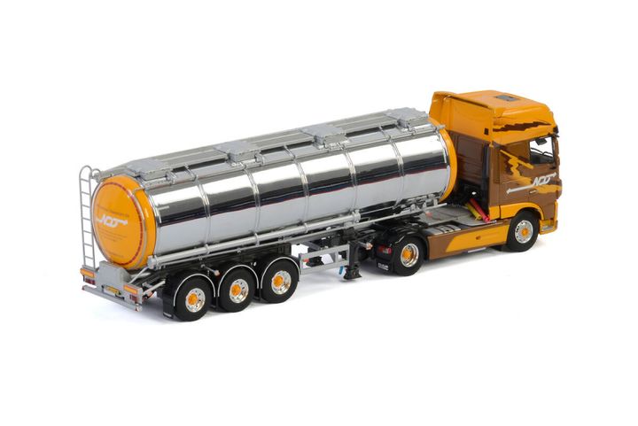 niek-dijkstra-daf-xf-super-space-cab-4x (1)