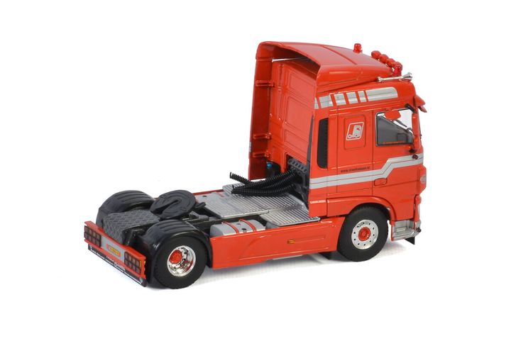 stoel-kampen-daf-xf-space-cab-4x2 (1)