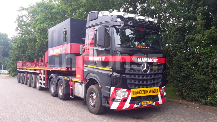 mammoet-mb-arocs-6x4-streamspace-with-6-axle-ballasttrailer-2_副本