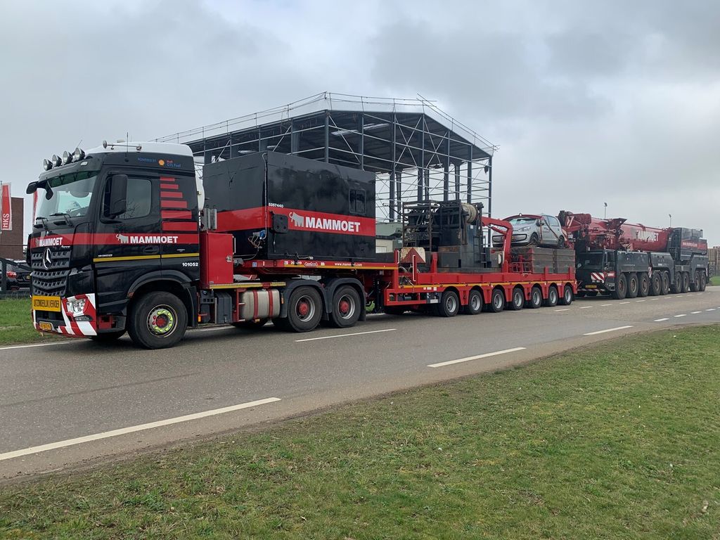 MAMMOET MERCEDES BENZ AROCS 6X4 C/W 7 AXLE NOOTEBOOM SEMI MAMMOET MERCEDES BENZ AROCS 6X4 C/W 7 AXLE NOOTEBOOM SEMI