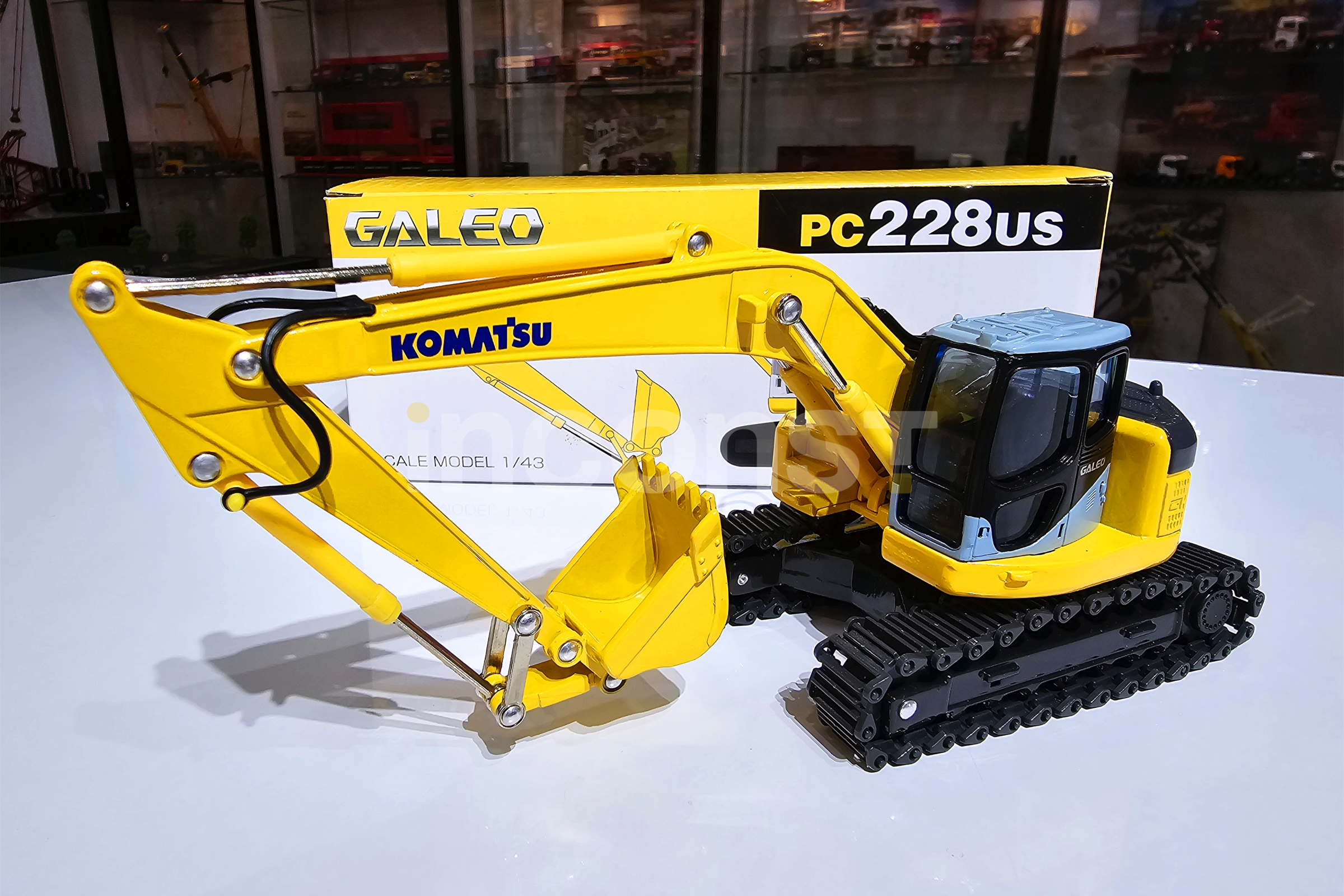 コマツ GALEO ショベル PC228US