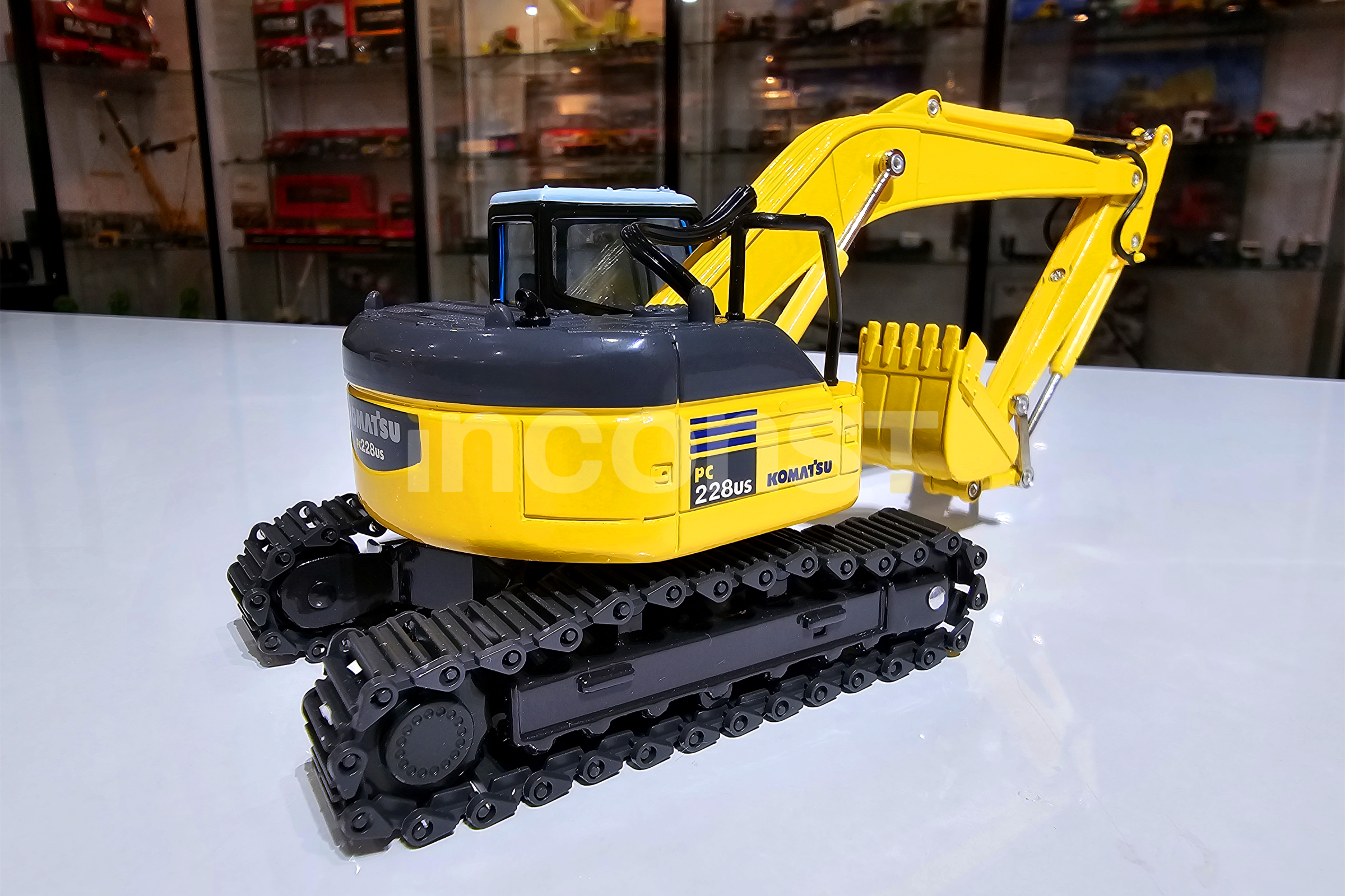 KOMATSU PC228US GALEO ミニカー 1/43 【公式通販】