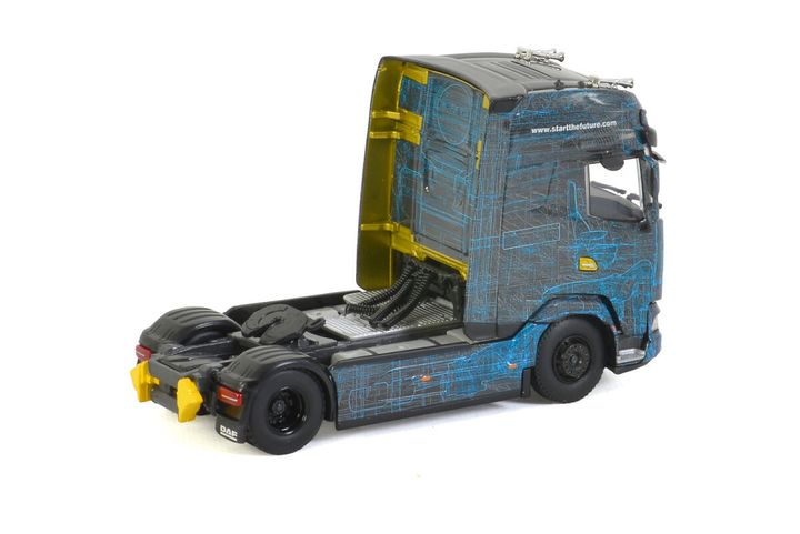 premium-line-daf-xg-4x2 (1)