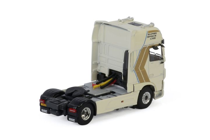 premium-line-daf-xf-super-space-cab-my-3 (1)