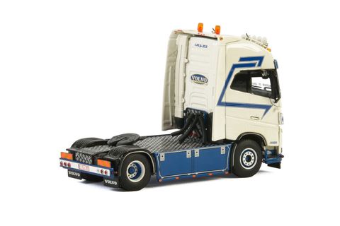 de-man-transport-volvo-fh4-globetrotter (1)