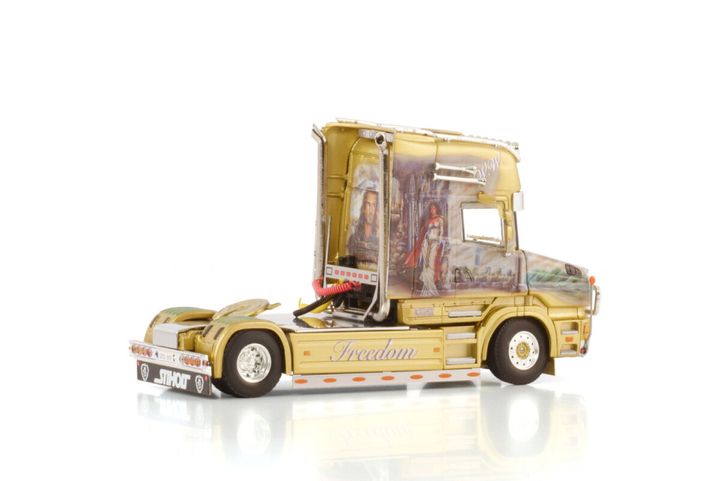 canadas-scania-4-series-torpedo-topline (1)