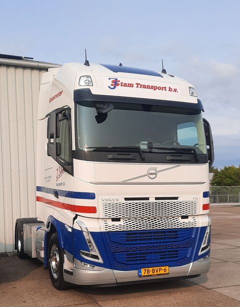 j-stam-volvo-fh5-globetrotter-xl-4x2-r