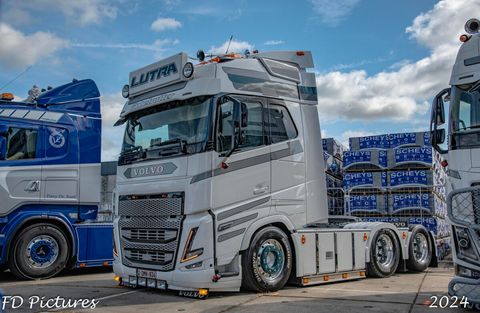 lutra-volvo-fh5-globetrotter-6x2-tag-ax