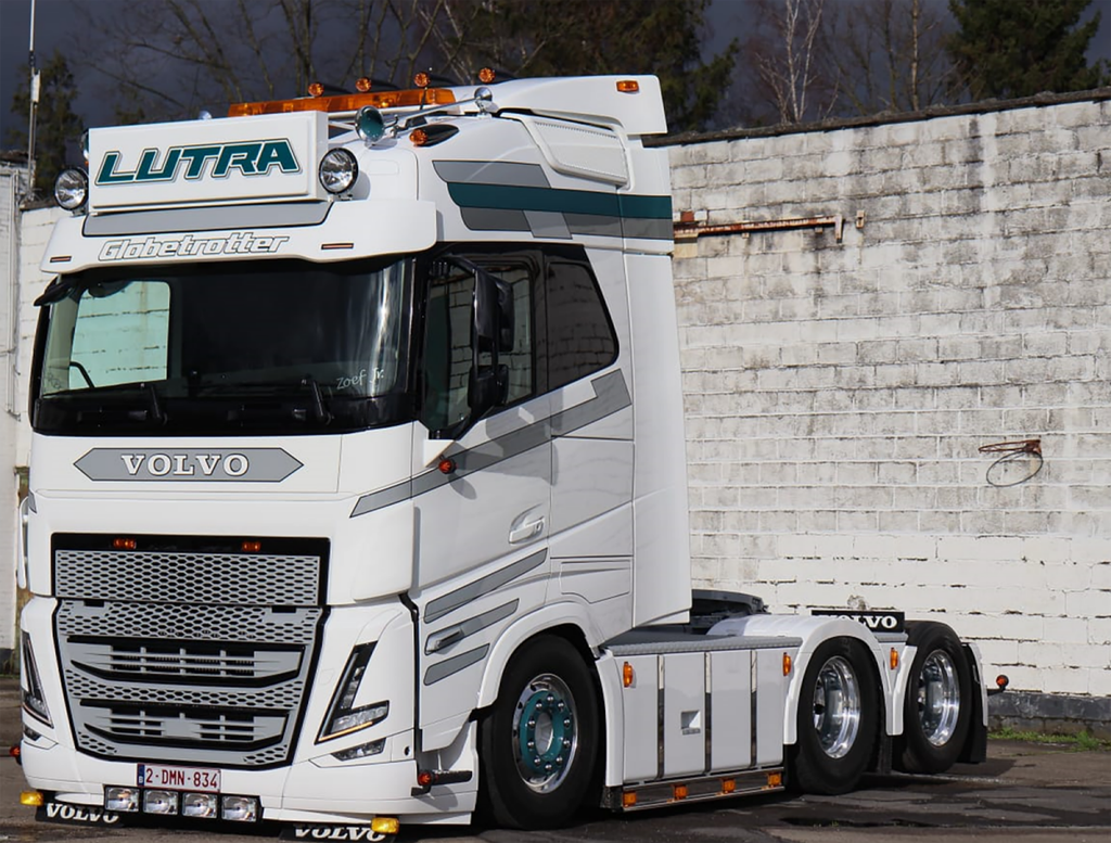 lutra-volvo-fh5-globetrotter-6x2-tag-ax