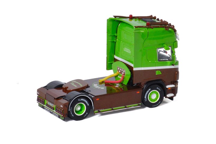 teddy-chaynes-scania-r4-topline-4x2 (1)