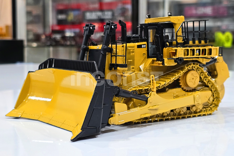 DM85709; CAT 395 NEXT GENERATION HYDRAULIC EXCAVATOR (with 2 DM85709; CAT 395 NEXT GENERATION HYDRAULIC EXCAVATOR (with 2