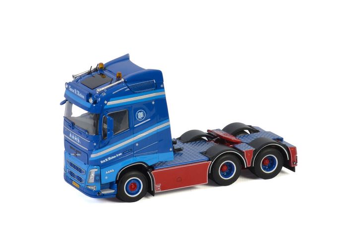 erik-m-nielsen-en-son-volvo-fh4-globetr