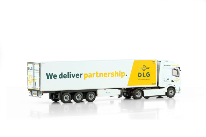 dlg-logistics-daf-xg-6x2-midlift-axle (1)