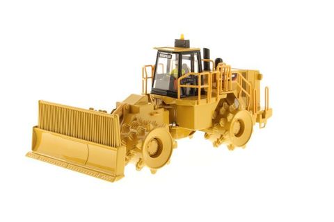 cat-836h-landfill-compactor-150-Diecast-Masters-85205-26553 (1)