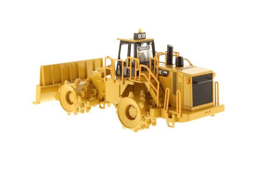 cat-836h-landfill-compactor-150-Diecast-Masters-85205-26787 (1)