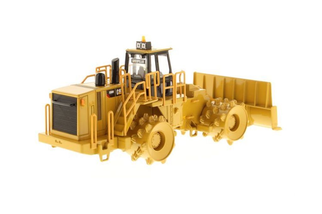 cat-836h-landfill-compactor-150-Diecast-Masters-85205-26788 (1)