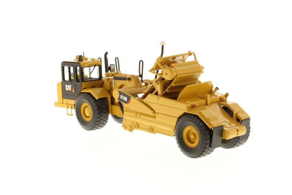 cat-613g-wheel-tractor-scraper-Diecast-Masters-85235-26802