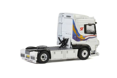 schouwstra-daf-xf-space-cab-4x2 (1)