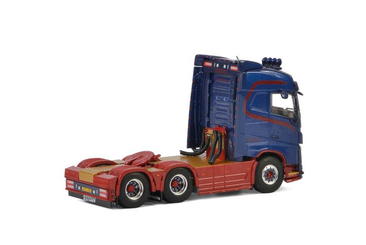 bls-danmark-volvo-fh4-globetrotter-6x2 (1)