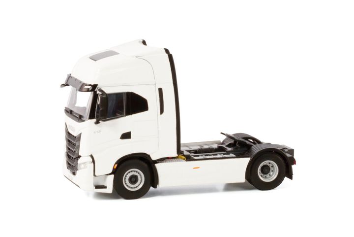 white-line-iveco-s-way-as-high-4x2