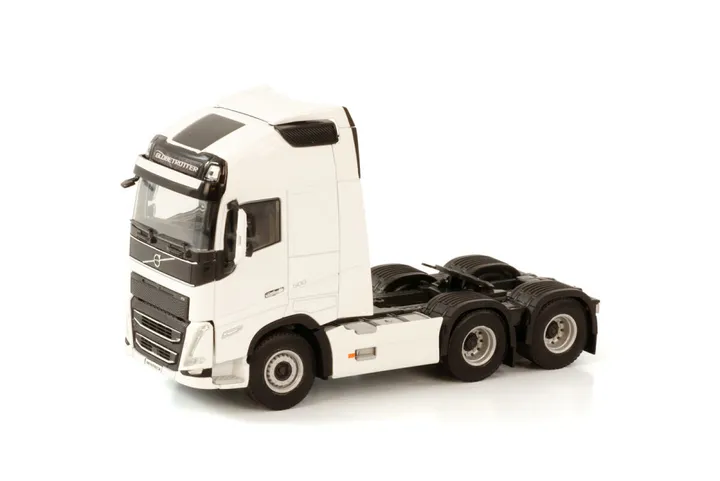 white-line-volvo-fh5-globetrotter-xl-6