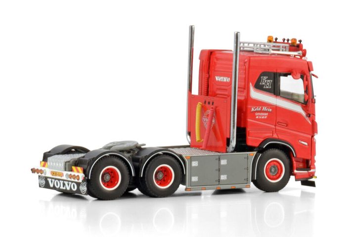 keld-hein-volvo-fh5-sleeper-cab-6x2-tag (1)
