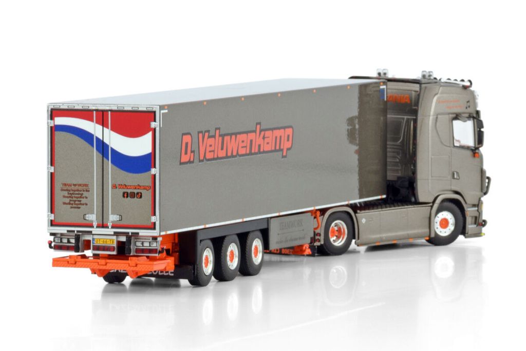 D. Veluwenkamp Int. Transport B.V.; SCANIA S HIGHLINE CS20H 4X2 REEFER