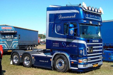 jan-c-skov-scania-4-series-topline-6x2