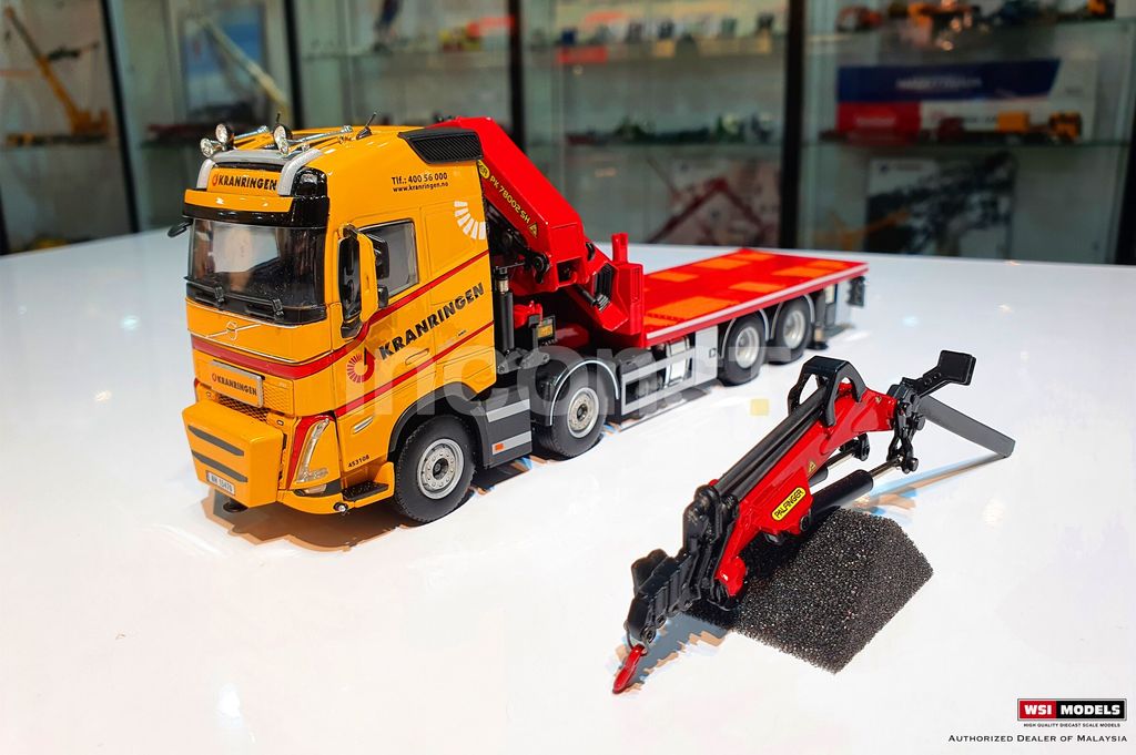 KRANRINGEN; VOLVO FH5 GLOBETROTTER RIGED TRUCK 8X2 PALFINGER KRANRINGEN; VOLVO FH5 GLOBETROTTER RIGED TRUCK 8X2 PALFINGER