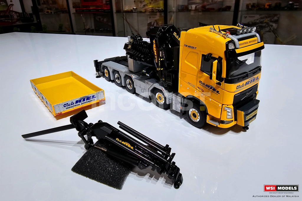 MJ VAN RIEL; VOLVO FH4 GLOBETROTTER 10X4 TAG AXLE WITH MJ VAN RIEL; VOLVO FH4 GLOBETROTTER 10X4 TAG AXLE WITH