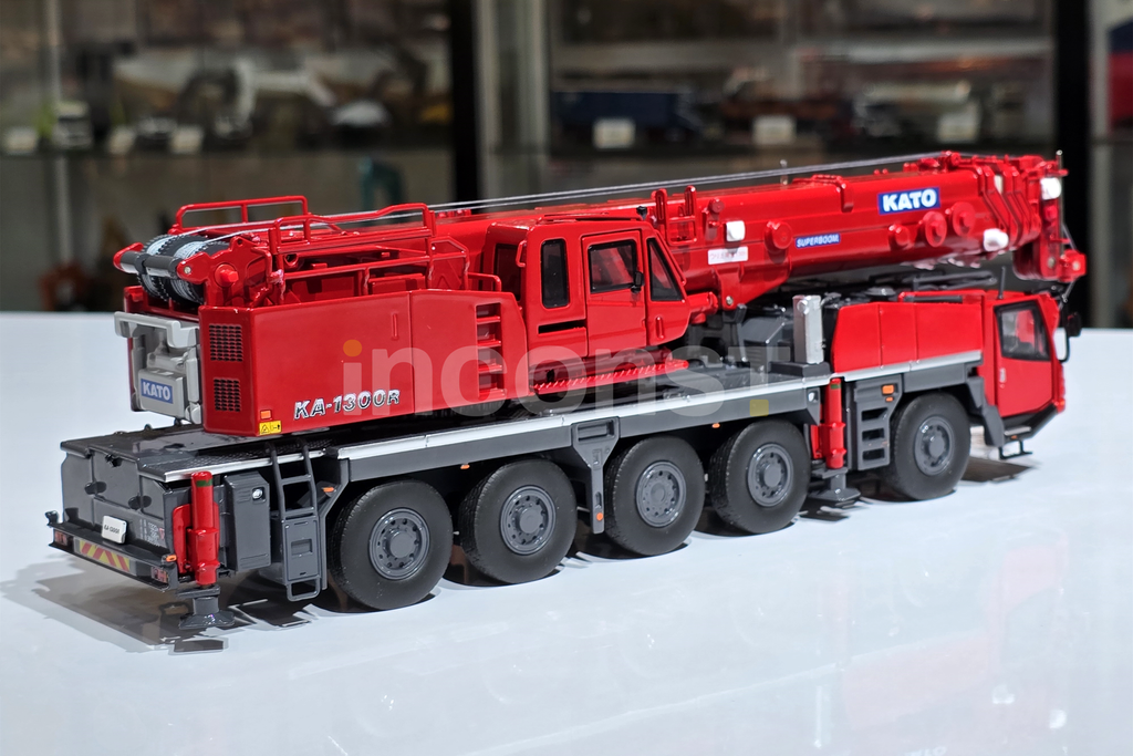 KATO KA-1300R MOBILE CRANE - RED – Inconst KATO KA-1300R MOBILE CRANE - RED – Inconst