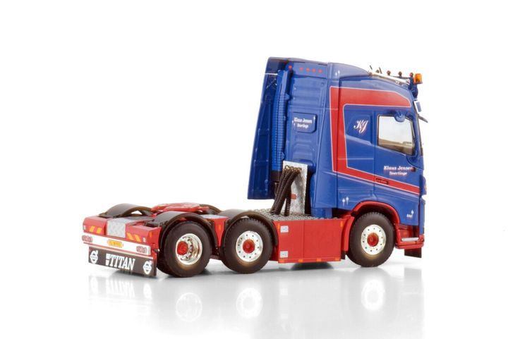 klaus-jensen-volvo-fh4-globetrotter-6x2 (1)