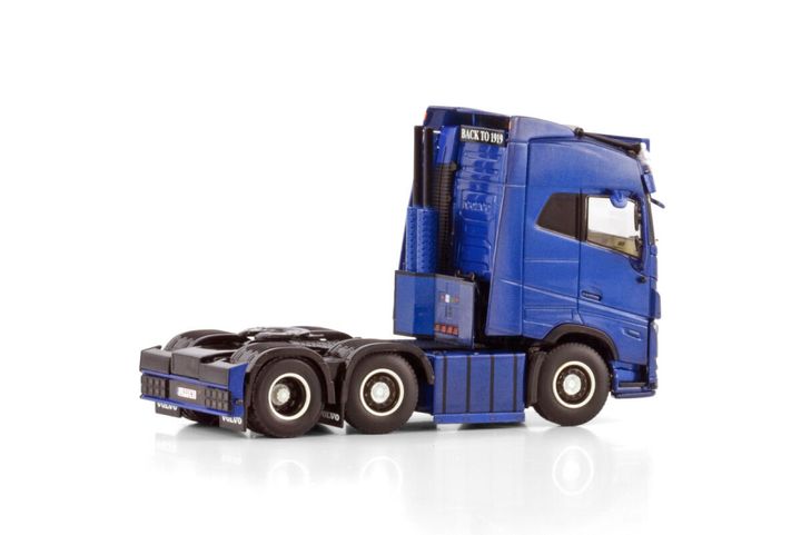 lippens-volvo-fh5-globetrotter-6x2-twin (1)