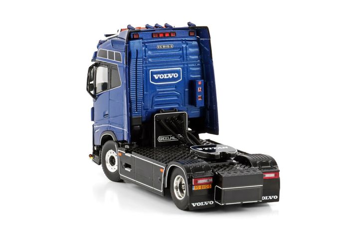 geelhoed-volvo-fh5-globetrotter-4x2 (2)