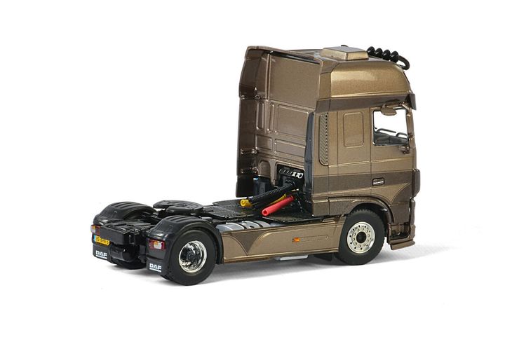 rb-trans-daf-xf-super-space-cab-4x2 (1)