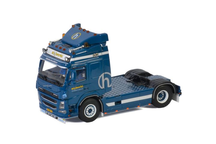 m-van-den-heuvel-volvo-fm4-globetrotte