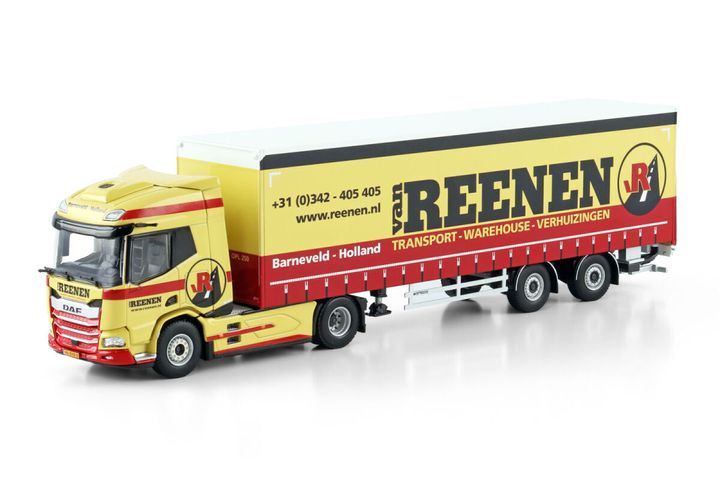 van-reenen-daf-xd-sh-with-sky-lights-an