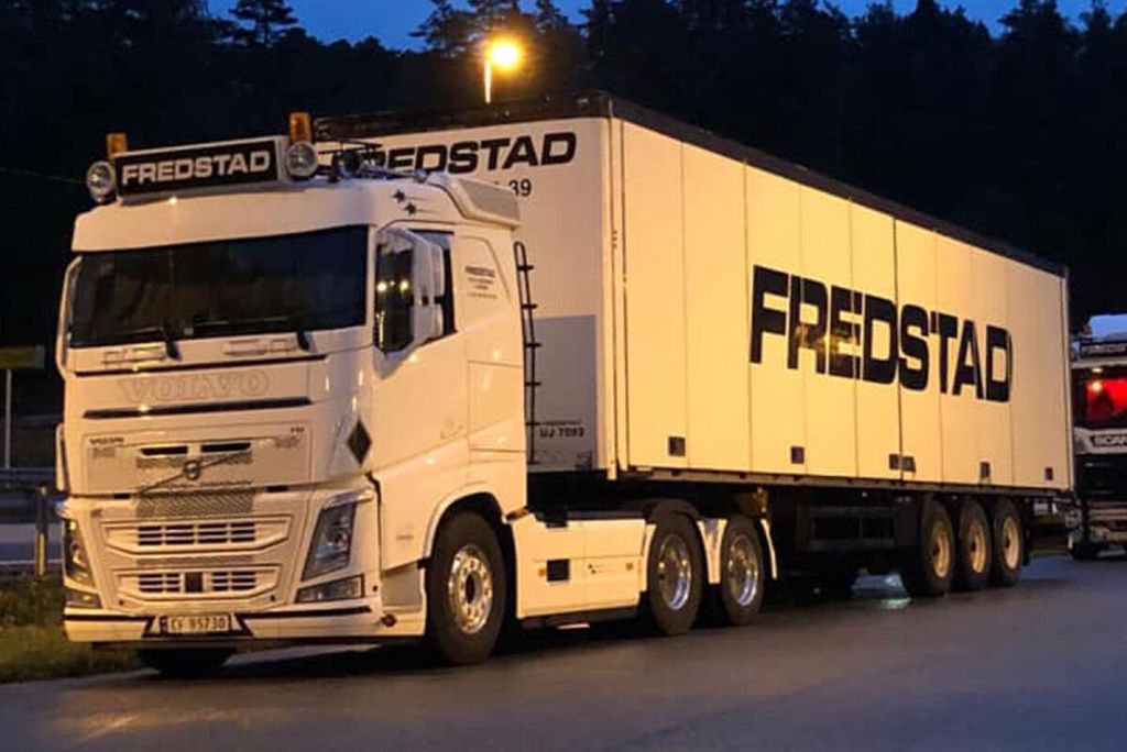 Fredstad; VOLVO FH4 SLEEPER CAB 6X2 TAG AXLE REEFER TRAILER Fredstad; VOLVO FH4 SLEEPER CAB 6X2 TAG AXLE REEFER TRAILER