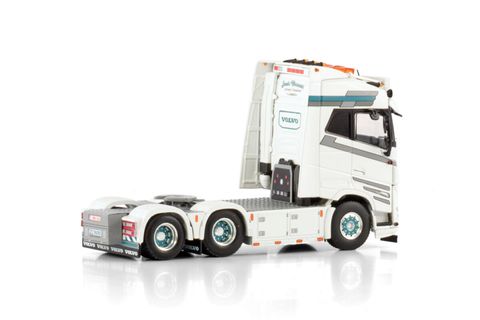 lutra-volvo-fh5-globetrotter-6x2-tag-ax (2)
