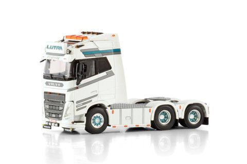 lutra-volvo-fh5-globetrotter-6x2-tag-ax