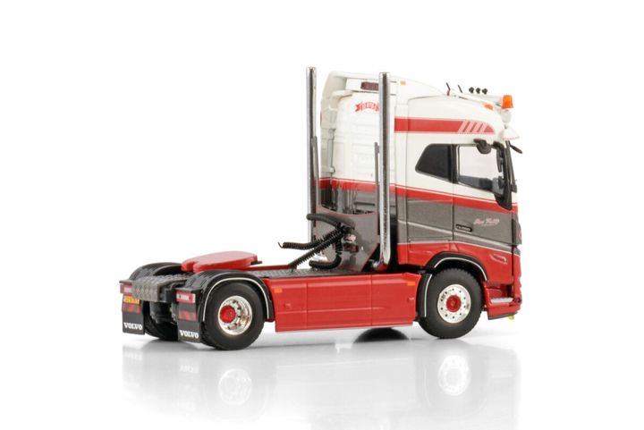 rens-verkleij-volvo-fh5-globetrotter-4x (1)