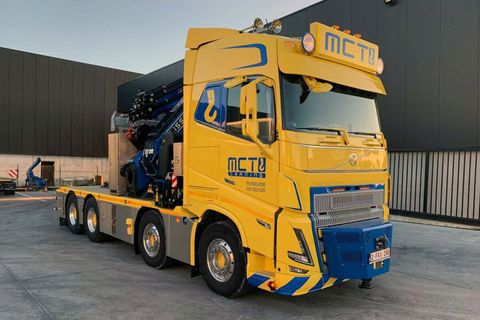 mct-craning-volvo-fh5-globetrotter-8x4 (1)