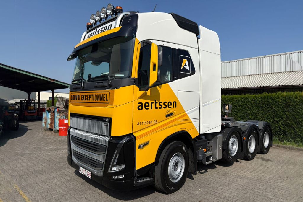 aertssen-volvo-fh5-globetrotter-8x4-man (1)