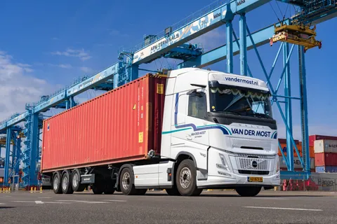 van-der-most-volvo-fh-aero-globetrotter