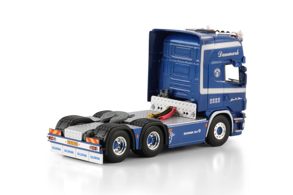 jan-c-skov-scania-4-series-topline-6x2 (1)