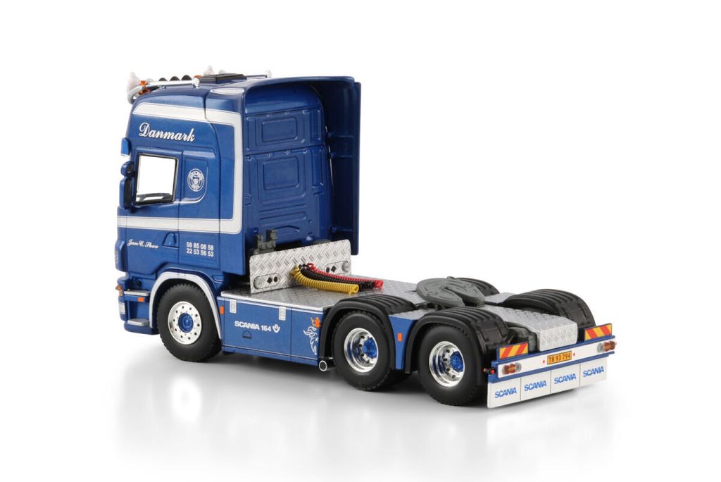 jan-c-skov-scania-4-series-topline-6x2 (3)