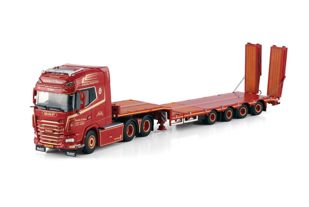 karsten-v-olesen-daf-xg-6x2-tag-axle (4)