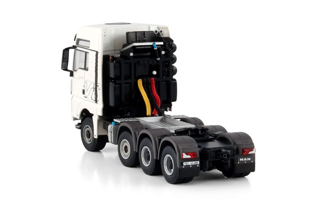 premium-line-man-tgx-xxl-8x6 (3)