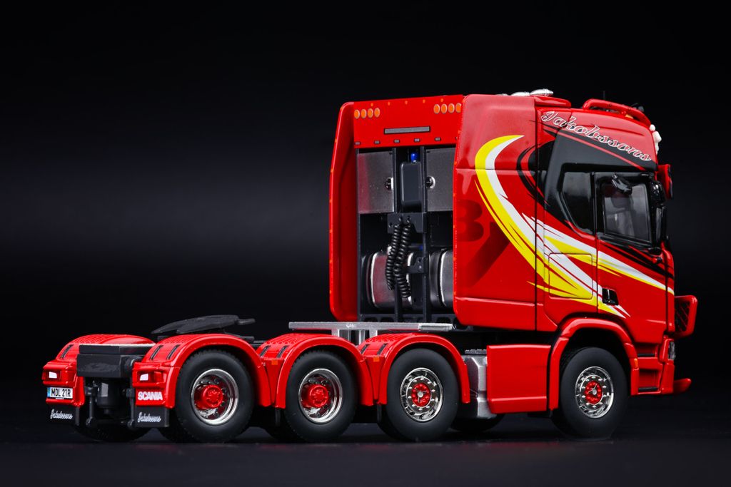 jakobssons-scania-8x4 (1)